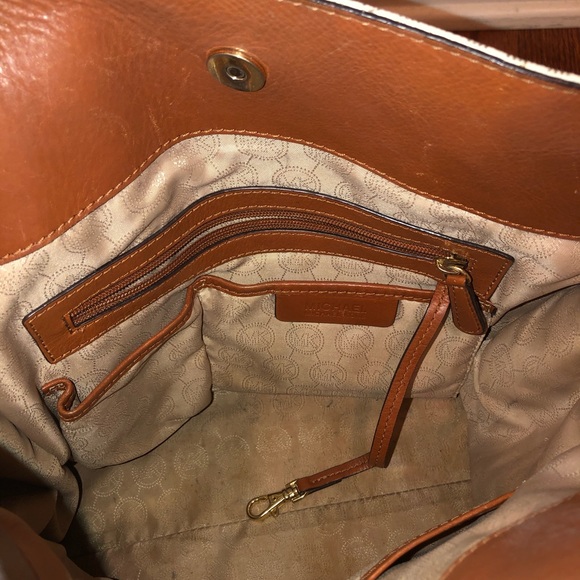 Michael Kors Hamilton Tote - Picture 5 of 6